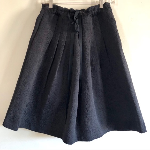 BCBGMaxAzria Dresses & Skirts - BCBGMAXAZRIA Black Flare Pleated Midi Skirt
